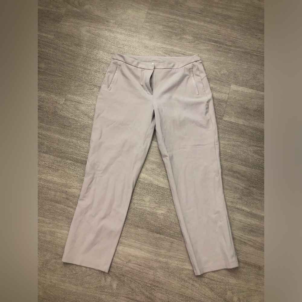 Lululemon On The Move Light Gray Pants 28” inseam Sz 10